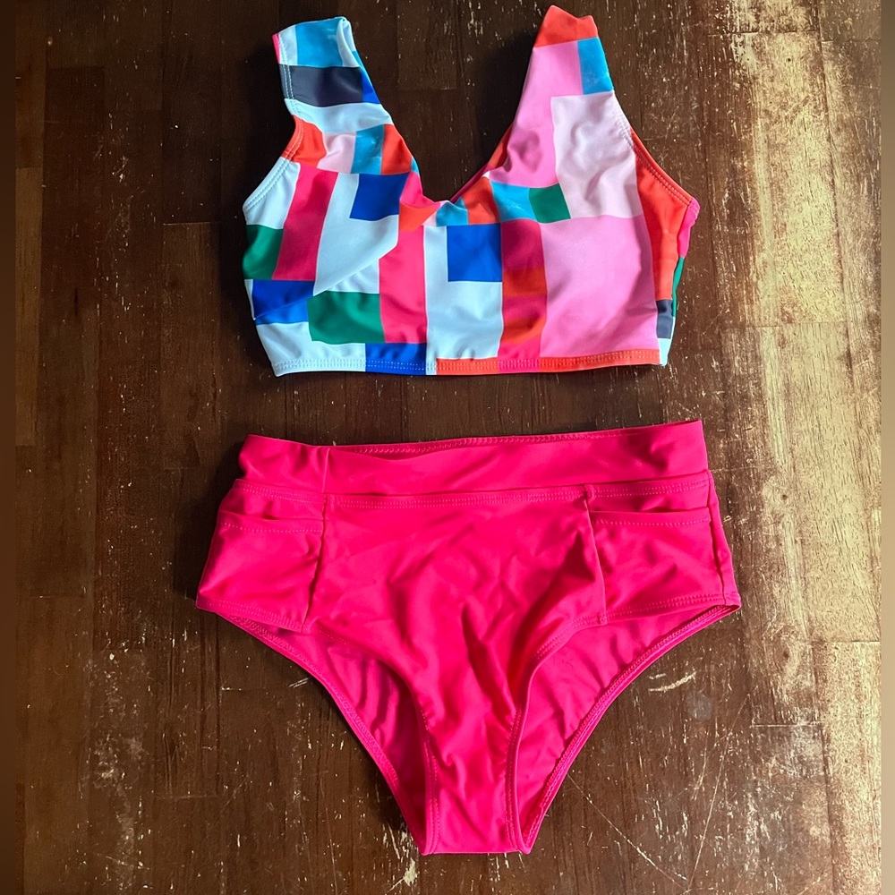 KALEIDOSCOPE SWITCH V CROP BIKINI SET SWIMSUIT